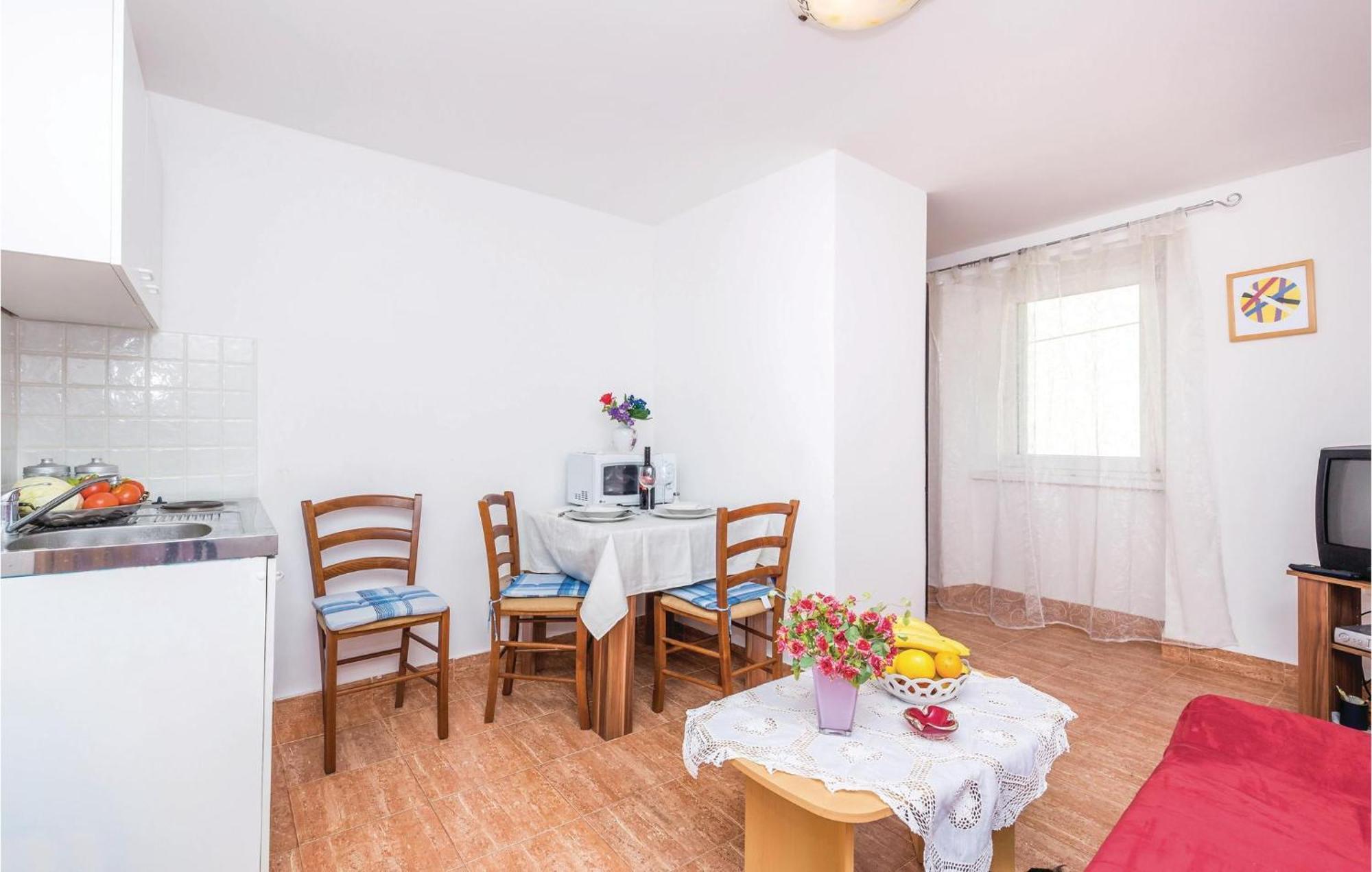1 Bedroom Nice Apartment In Senj Senj  Ngoại thất bức ảnh